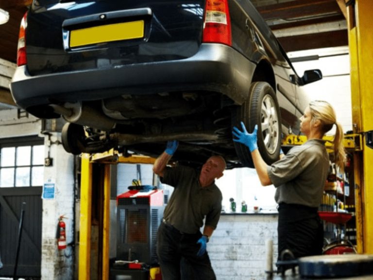 The Complete Guide to Professional Oil Changes: What to Expect and Why It Matters