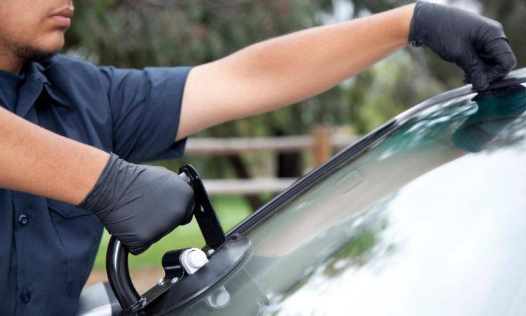 The Convenience of Mobile Auto Glass Repair: Bringing the Shop to You Mobile Auto Glass Repair